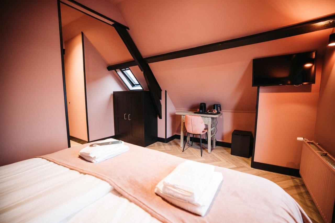 Standard Double Room,1070939653:JPEG